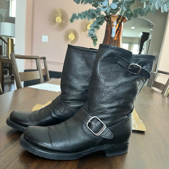 Frye Veronica Short Boots size 8 - Picture 8 of 16